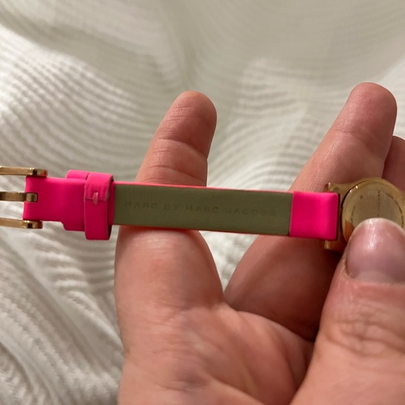 Marc by Marc Jacobs Henry Dinky Watch - Picture 6 of 6